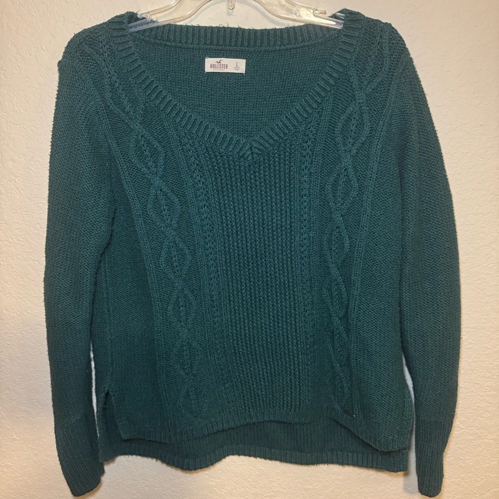 Hollister Women's V-Neck Sweater in Dark Green